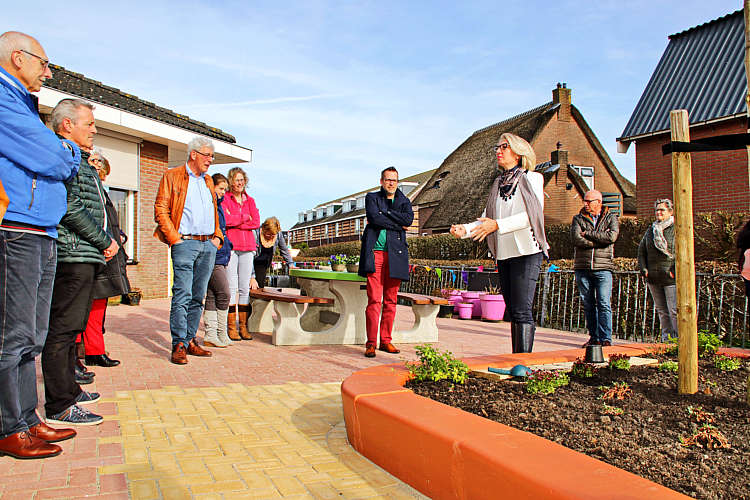 Opening en ingebruikname van het vernieuwde terras van het HUIS van ALLES in Driebruggen_22